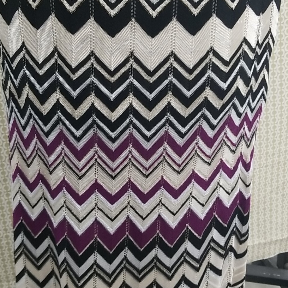 White House Black Market knit skirt - Picture 3 of 5